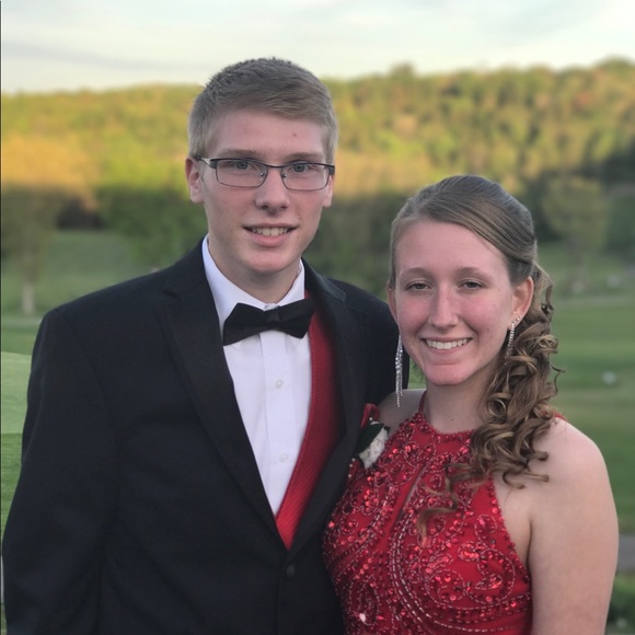 Beautiful Prom dress! - Picture 2 of 3